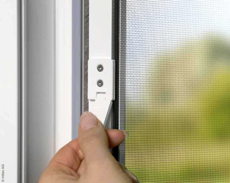 Fensterschwenkgriff - Griff zum einfachen Ein- und Aushängen des Fensterspannrahmens